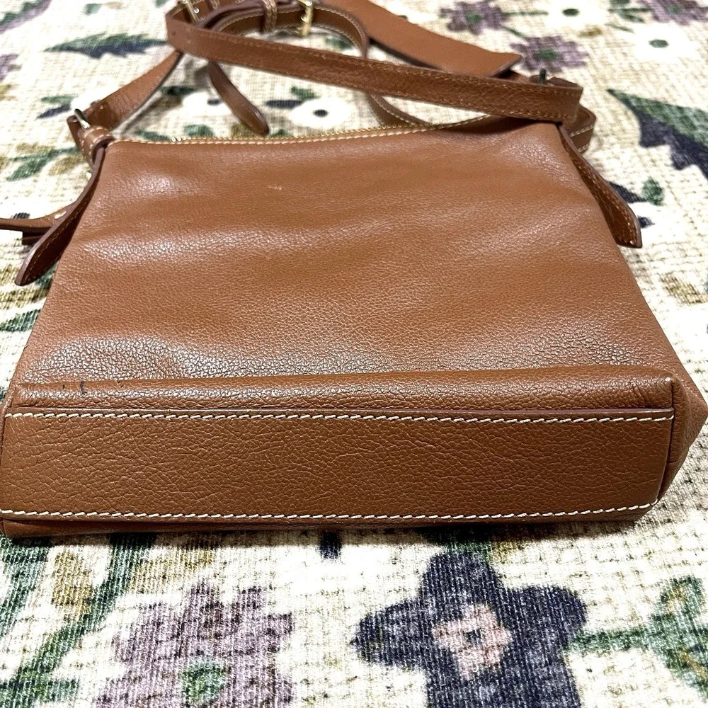 Dooney‎ and Bourke 1975 Pebble Grain Leather Crossbody Shoulder Bag Brown